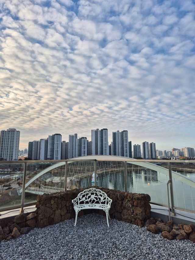 호수공원이 한 눈에 보이는 하남 속의 제주도 [랑데자뷰 하남미사점]