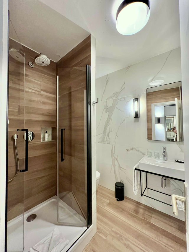 MAISON 46, cute small hotel in Paris❤️
