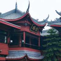 ขอพรปีใหม่ที่ Wenshu Yuan Monastery