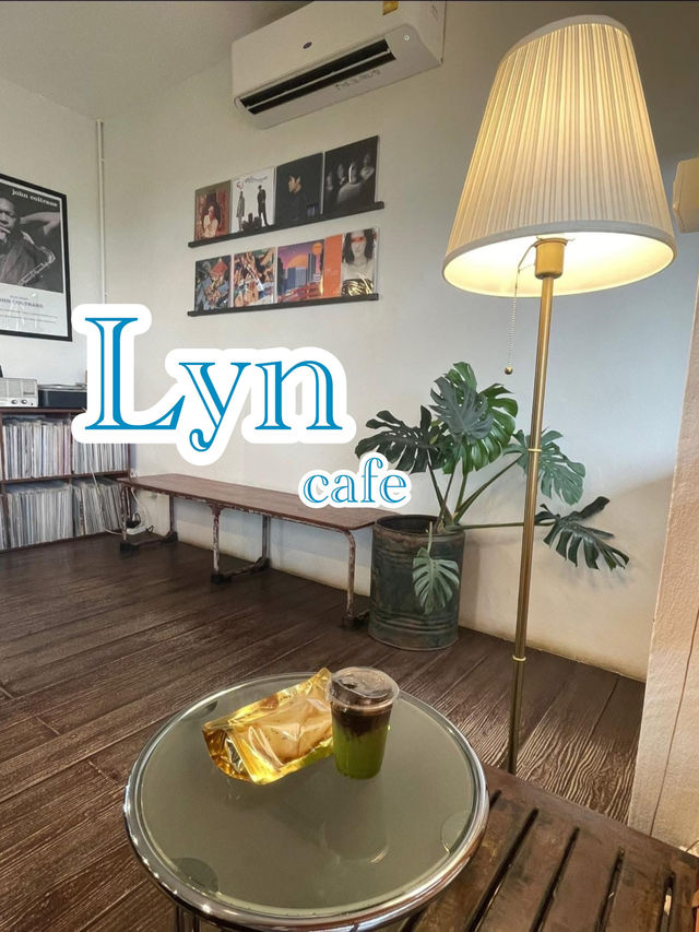 lyn cafe