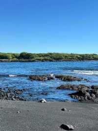 A magical beach of the black sand ❤️