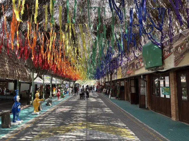 泰國芭達雅四方水上市場