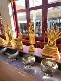 ขอพรที่ศาลหลักเมืองกรุงเทพมหานคร