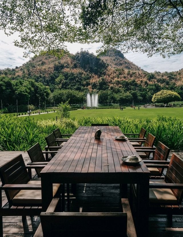 ร้านอาหารงานดีวิวจึ้งปึ้งที่กาญจนบุรี