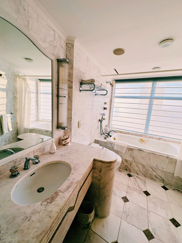 Hotel The Manhattan, Makuhari: Timeless Elegance by the Bay