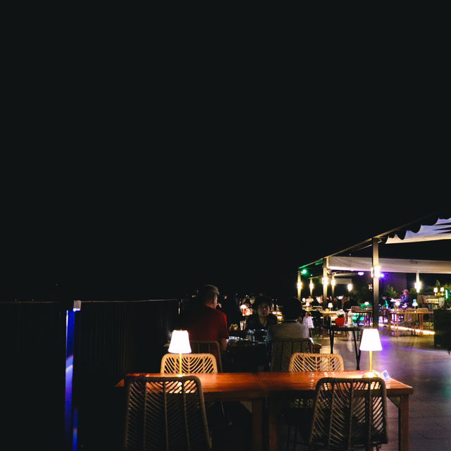 LIVIST SKY ROOFTOP 