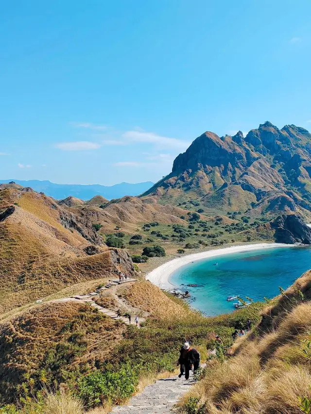 Iconic Beautiful Natural Hidden Gem @ Labuan Bajo