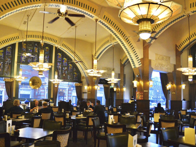 Elegant Dining at Café Americain