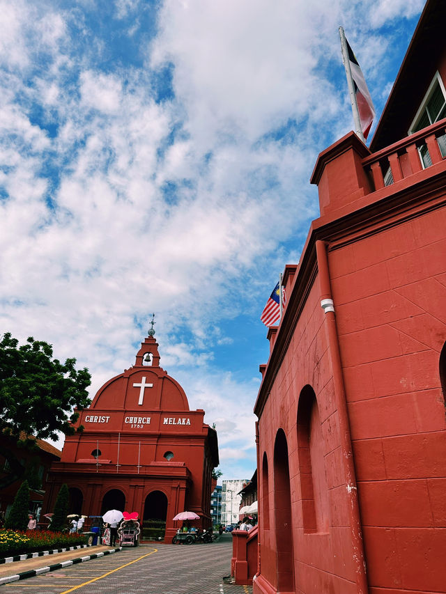 A Step Back in Time at The Stadthuys & Dutch Square ⛪