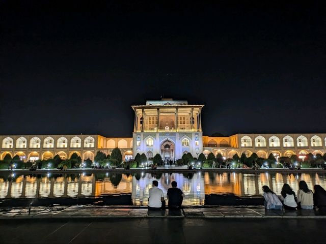 夜のイマーム広場
