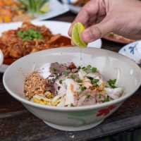 ร้านอาหารตามสั่งข้างทาง แต่รสชาติระดับภัตตาคาร