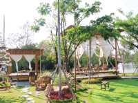 คาเฟ่ริมน้ำ หอมดิน กลิ่นจันทร์