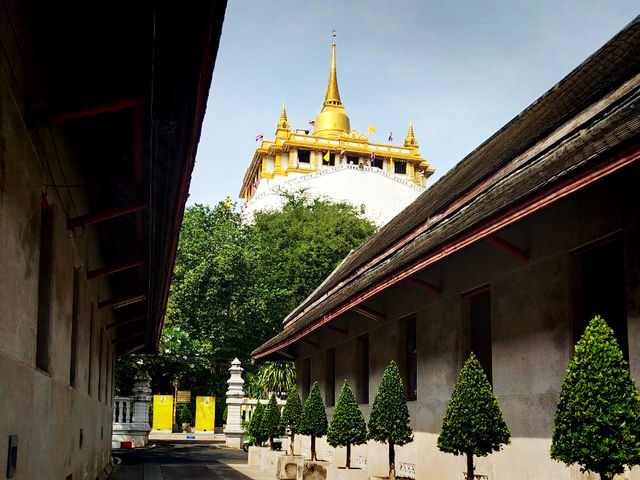 ทำบุญ ชมวิวที่วัดภูเขาทอง