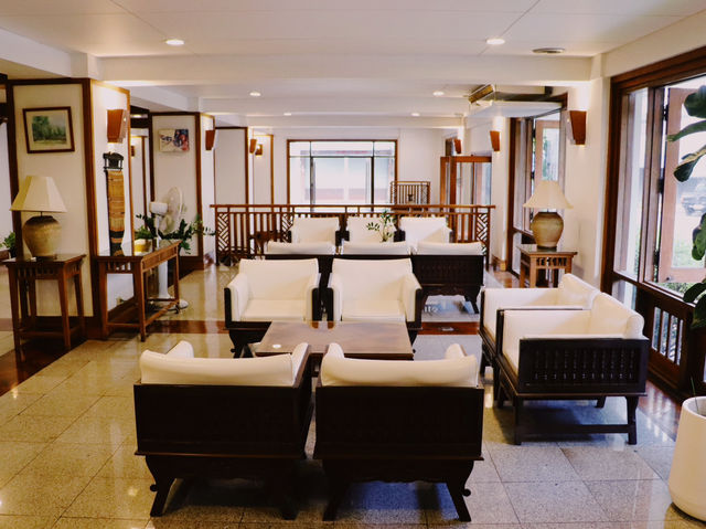 โรงแรมดุสิต สกลนคร