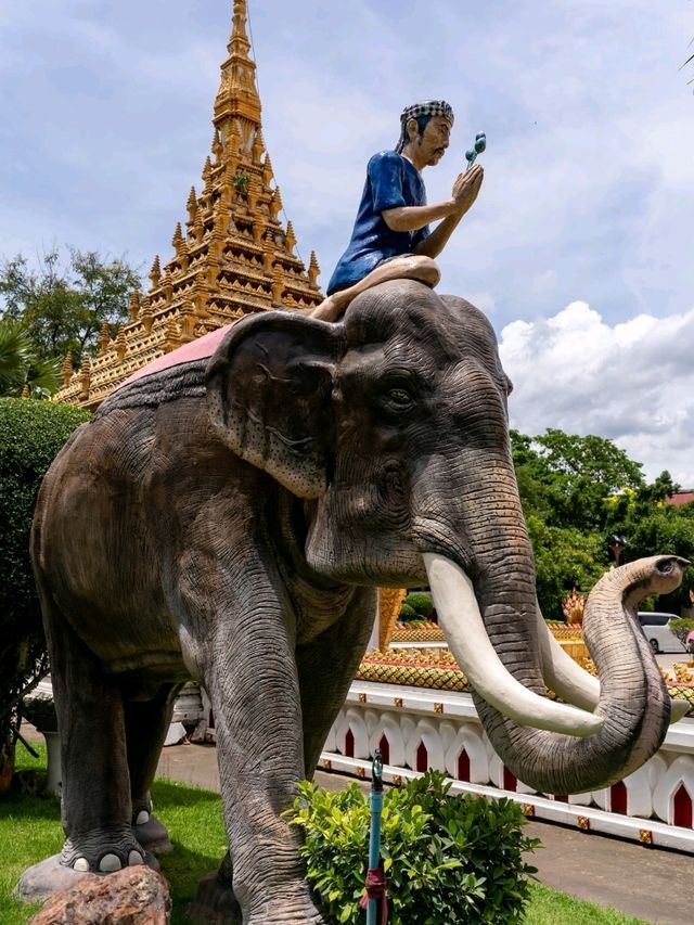 แลนด์มาคขอนแก่นวัดหนองแวง พระธาตุแก่นคร