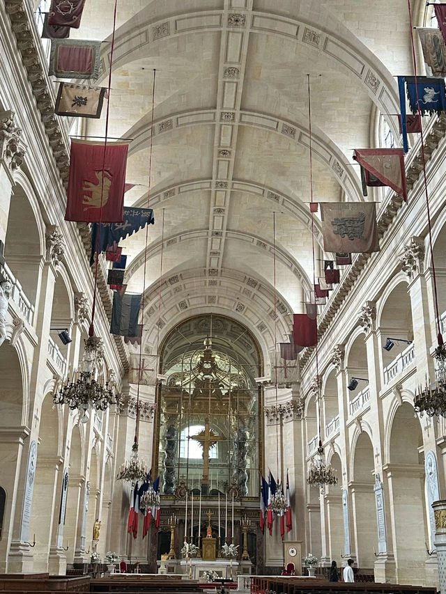 🇫🇷 パリのアンヴァリッド（栄誉礼の地）— 昼と夜、現代と古典の美