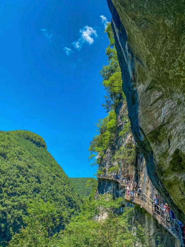 Enshi Earth Heart Valley: Where Adventure Meets Nature’s Hidden Beauty
