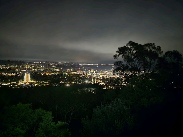 Mount Ainslie Lookout:Australian National University (ANU) Review: Campus Walks and Environment