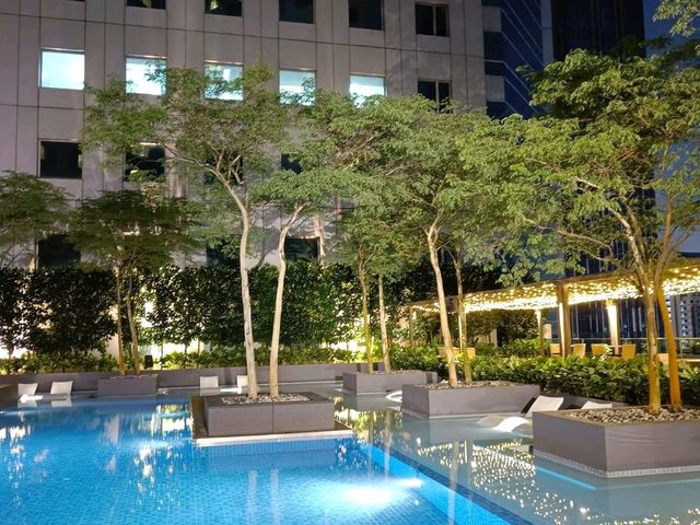 "DoubleTree JB: Where Luxury Meets Warm Hospitality in the Heart of the City"