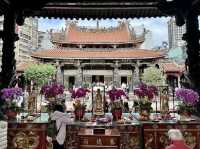 A Spiritual and Cultural Icon: Lungshan Temple 