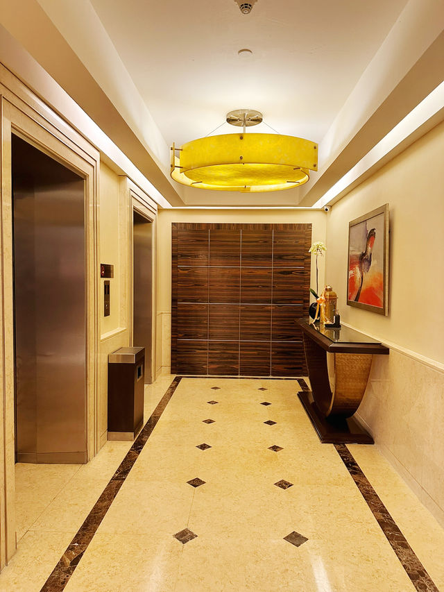 Illuminated Elegance: A Night at Impiana KLCC Lobby