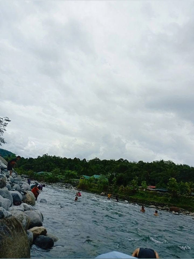 “Under the Shadow of Kinabalu: A Riverside Dream at Polumpung Melangkap”