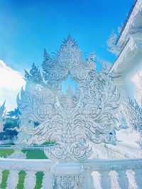 วัดร่องขุ่น (Wat Rong Khun)วัดสีขาวแห่งเดียวของไทย