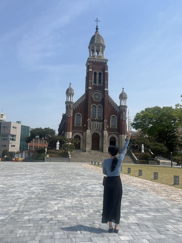 🏛️ 답동성당 & 🍡 신포시장 – 인천 중구의 역사와 맛을 동시에 즐기다