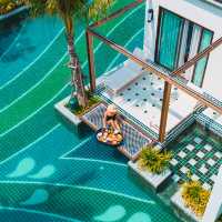 ที่พักสวยใกล้สนามบินภูเก็ต สระว่ายน้ำล้อมรอบ