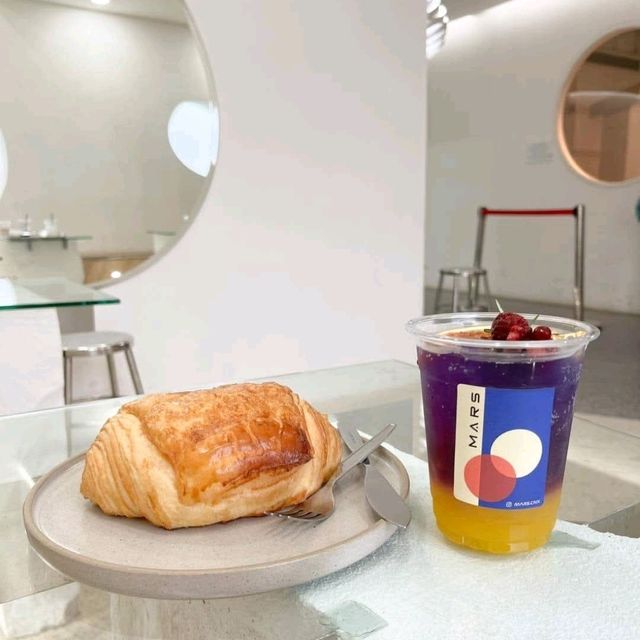 MARS.cnx คาเฟ่สุดฮิตที่เชียงใหม่ 🥤🍰