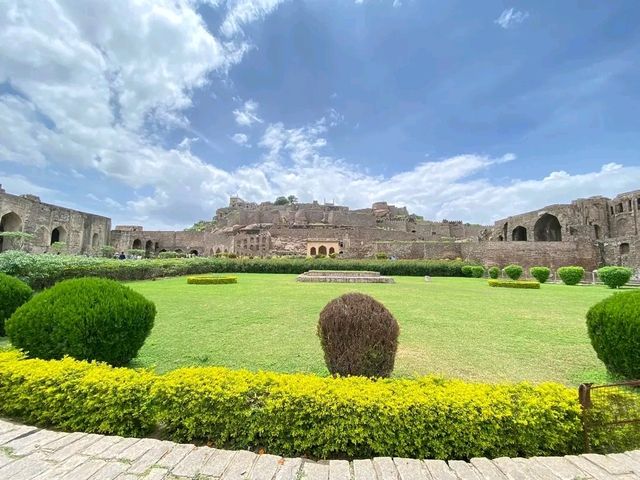 Unveiling the Secrets of Golconda Fort – A Walk Through Timeless Grandeur