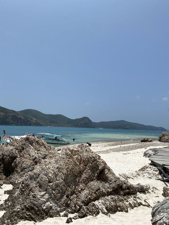 เกาะขาม น้ำใสใกล้กรุงเทพ