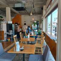 沖繩當地知名的咖啡店 FLAP Coffee