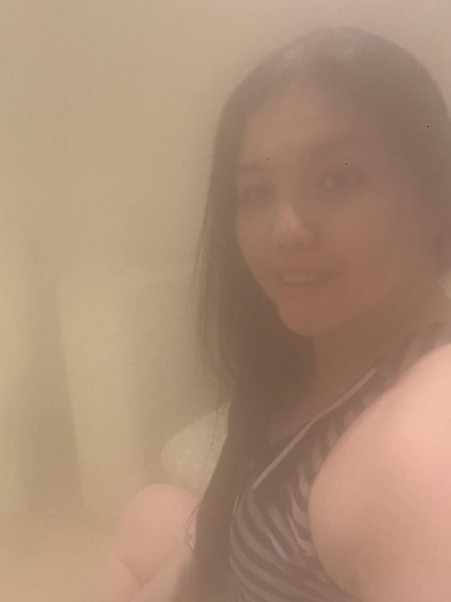 Crazy rich asian experience in Macau! Londoner Grand rooms feature a massage chair!
