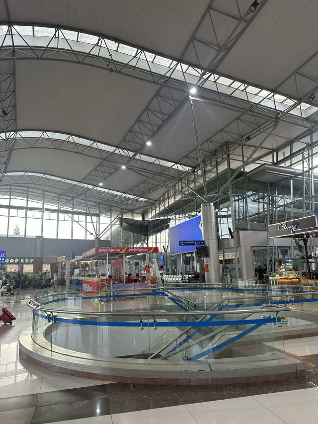 한국으로 가는 달랏 공항