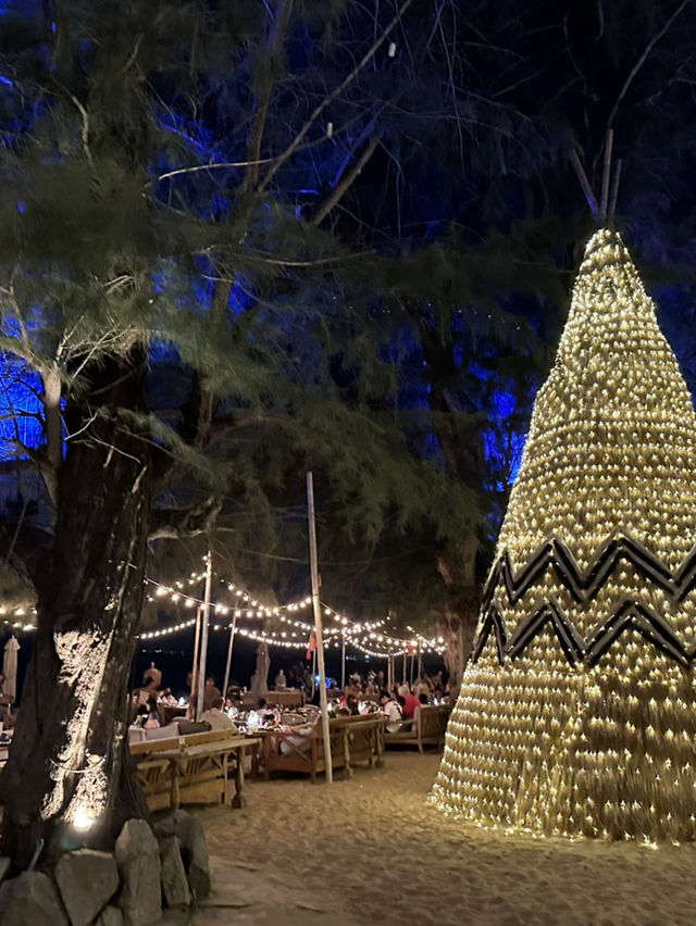 パタヤ🇹🇭トロピカルな海沿いのレストラン“Cave Beach Club”