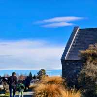 Tranquil Moments by the Lake: A Visit to Tekapo’s Iconic Church and Memorial Dog