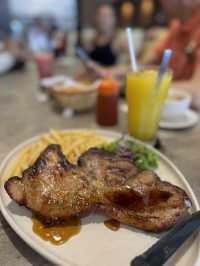 AnMour Café – Eco Botanic: Western Comfort Food in a Cozy Setting