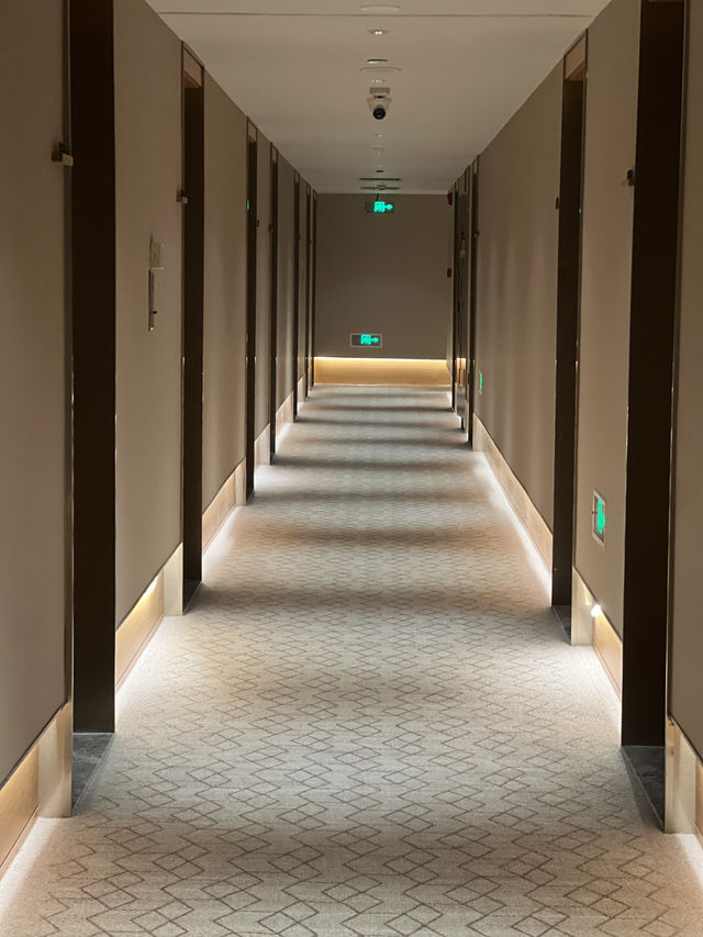 🏨 “중국 호텔도 이렇게 조용하고 감성적일 수 있다니 – JI 호텔, 타이저우 황옌 우웨광장점”