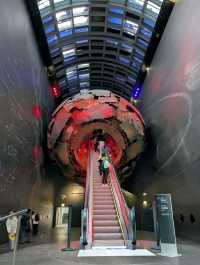 Discover Nature’s Wonders, Dinosaurs & more for Free! A Day at London’s Natural History Museum. 