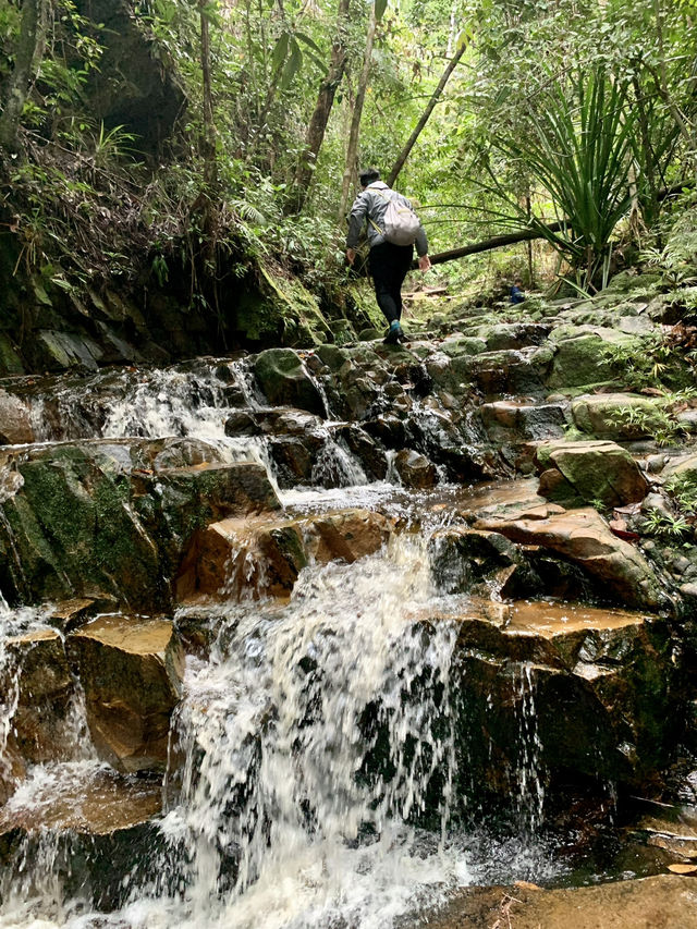 🌄 Mt. Serapi：為了這場日出，我甘願凌晨出發