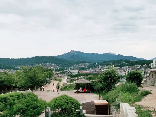 Strolling around Ihwa Mural Village and Naksan Park