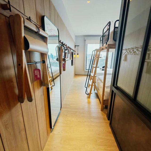 A Playful Stay with Urban Energy