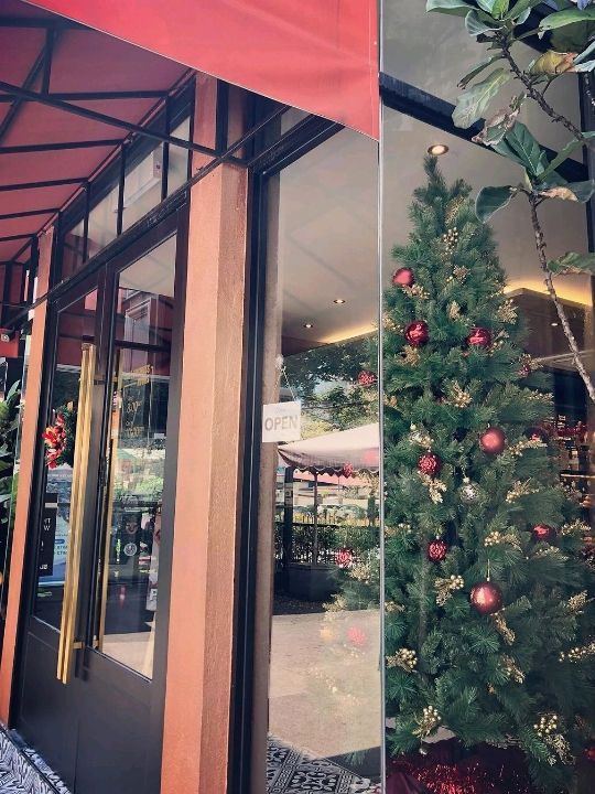 Black bixon cafe
