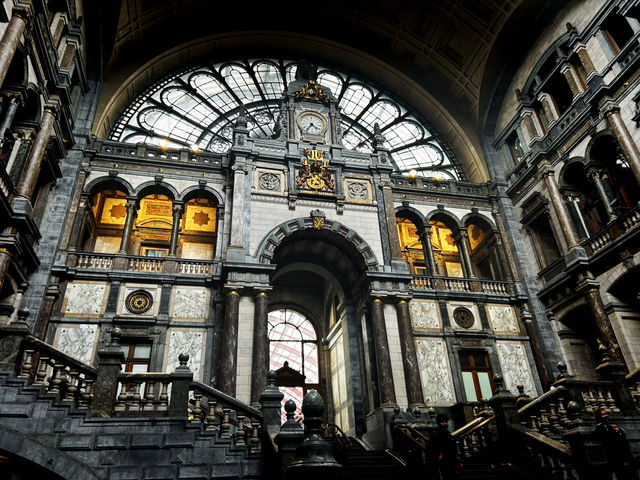 สถานีรถไฟAntwerp สวยสง่าล้ำค่าวัฒนธรรม