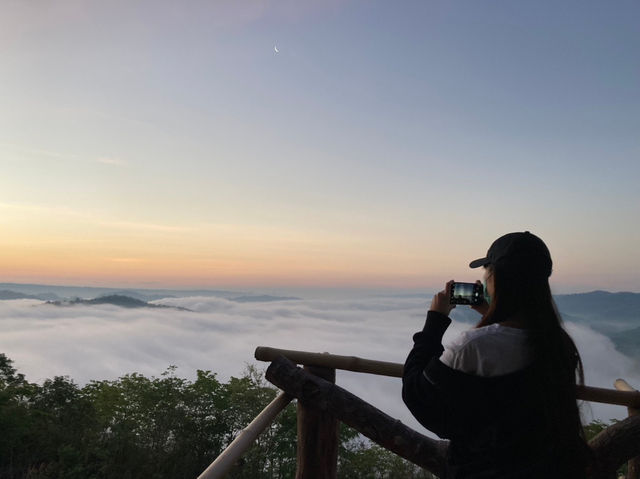ชมพระอาทิตย์ขึ้น พร้อมทะเลหมอก หนองคาย 🌅🏔️