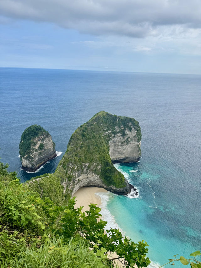 “Nusa Penida: The Jewel of Bali’s Coastline” 🏝️
