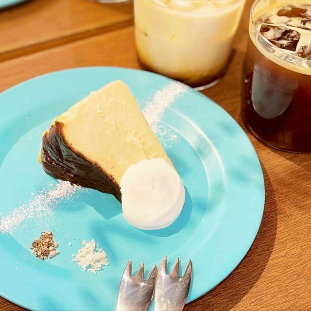 A Cake So Soft You Could Eat It Without Teeth 🍰