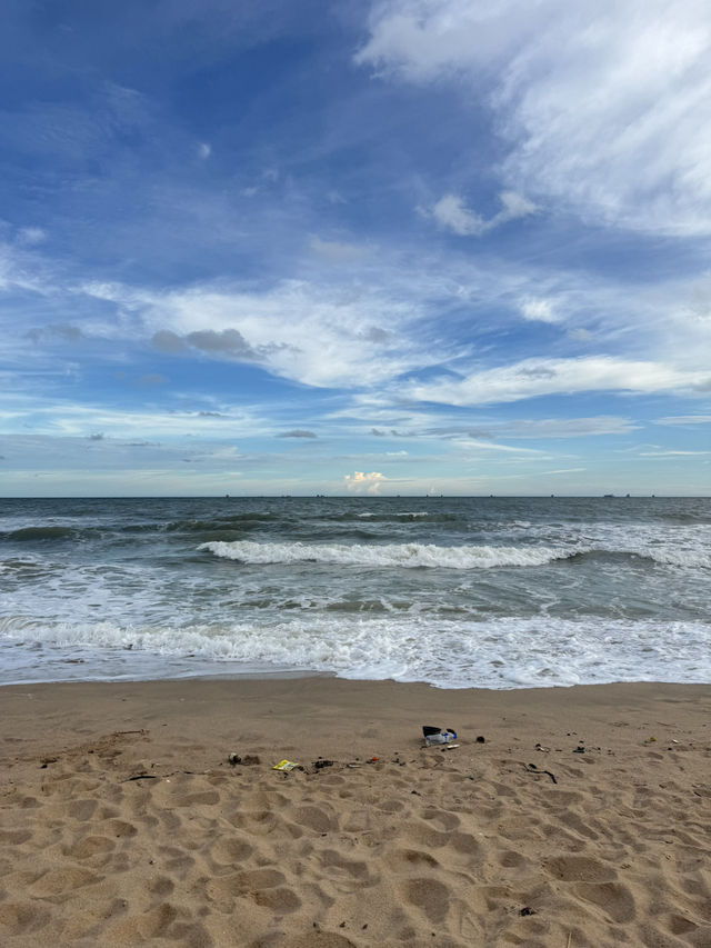 หาดแหลมเจริญ สายมินิมอลนั่งชิลแนะนำที่นี่เลยย ✨