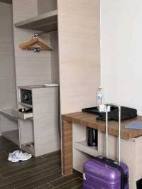 🌇 Hyatt Place JB – Shop, Sleep, Repeat! 🛍️🛏️